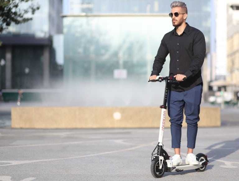 Welcher Elektro-Scooter ist für die Schweiz zugelassen?